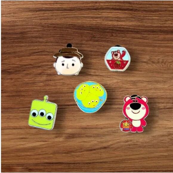 Disney Accessories - 5 Toy Story Disney Parks Trading Pins, Plus 2 Bonus Pins Woody